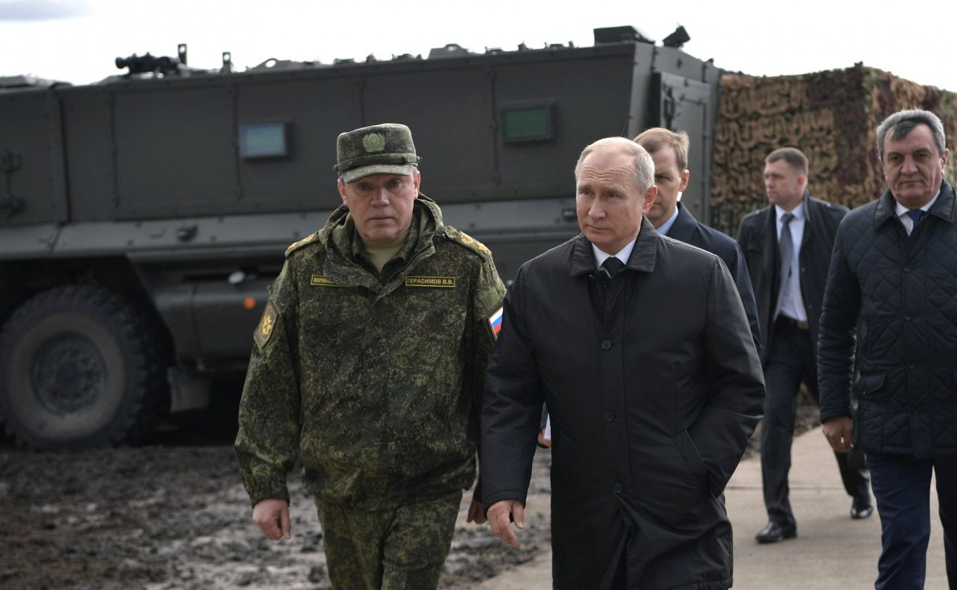 “Putin Gerasimovu qovdu, müharibə daha qanlı olacaq” – Şok iddia