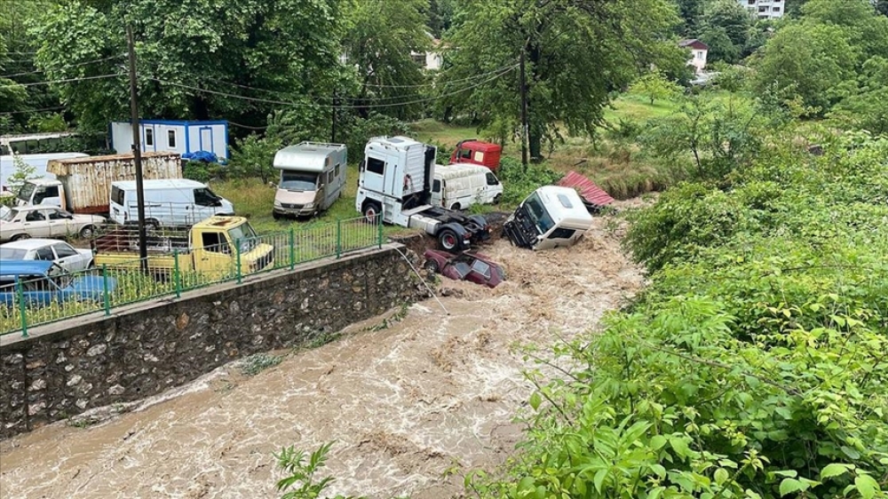 Türkiyədə yağış daşqınlara səbəb oldu