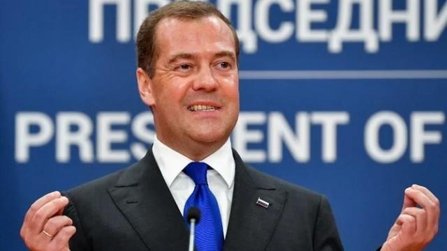 Sərxoş Medvedev ağzına gələni danışaraq Qazaxıstanı və Gürcüstanı təhdid etdi