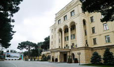 Müdafiə naziri Moskvadakı hərbi parada dəvət olundu