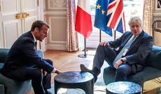 Boris Conson Fransa Prezidenti Emmanuel Makronu anlayışlı olmağa çağırıb