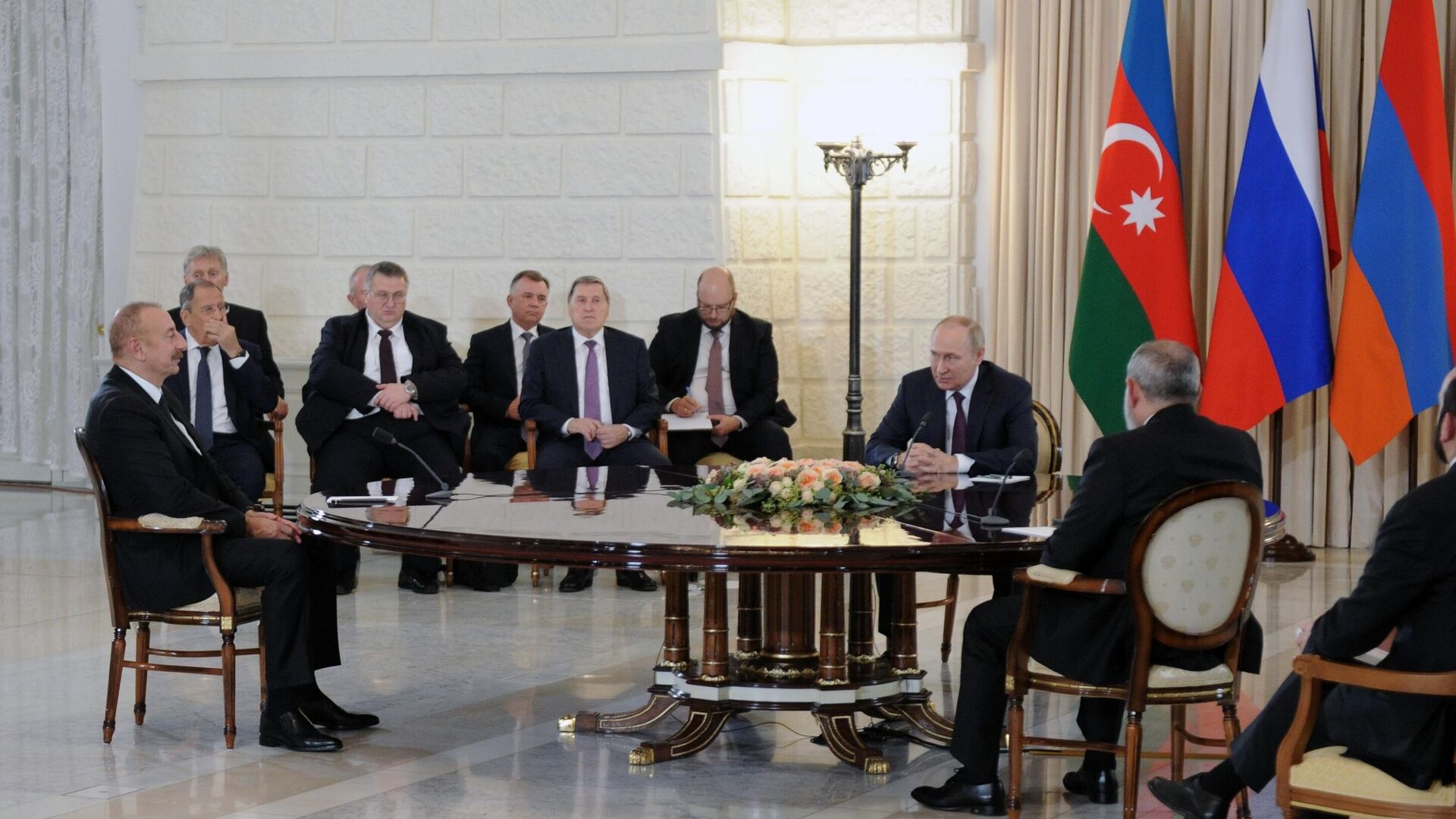 Skandal etiraf: “Moskvanın hədəfi Azərbaycan və Ermənistanı barışdırmaq yox…”